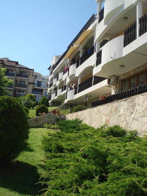 Tsb Sun Coast Apartments Sveti Vlas Bagian luar foto