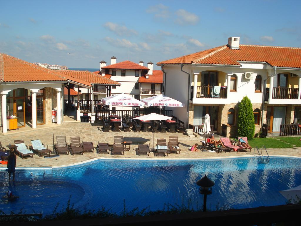 Tsb Sun Coast Apartments Sveti Vlas Bagian luar foto